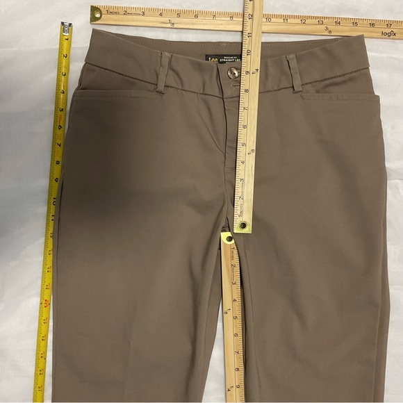 NWOT ‘Secret Shapes’ LEE Regular Fit Straight Leg Mid Rise Women’s Khaki Jeans M - Picture 9 of 11